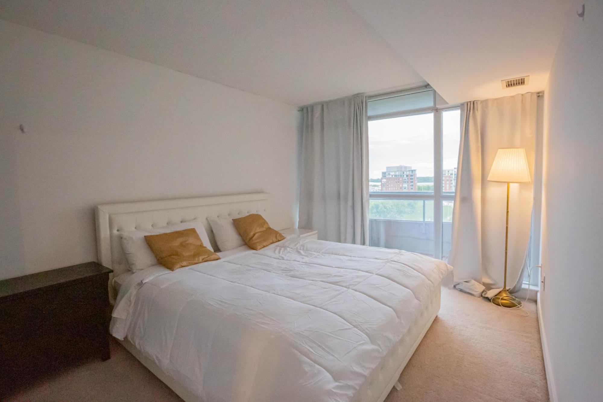 Cn Tower View Suite With Free Parking 多伦多 外观 照片